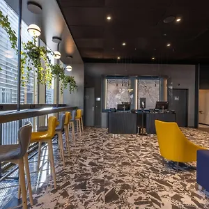 4* شقة فندقية Radisson & Zurich