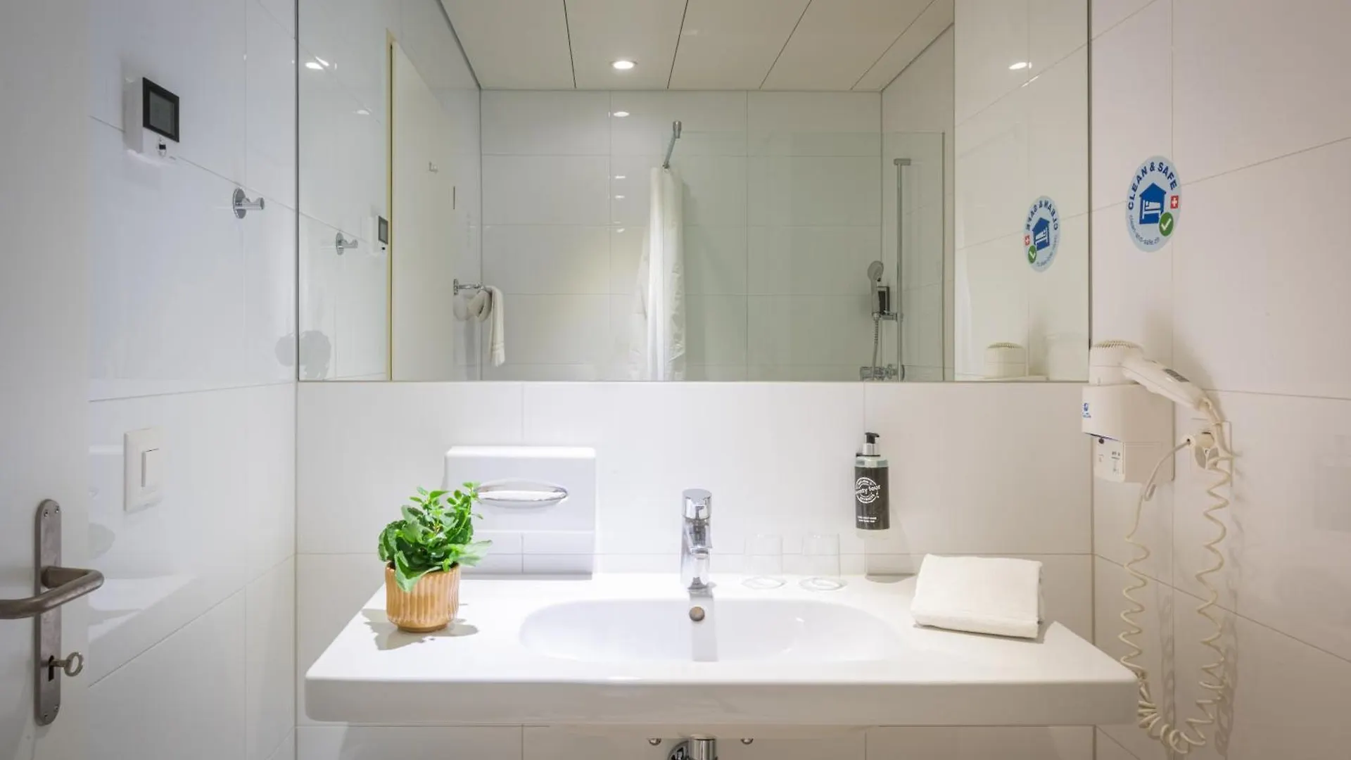 公寓式酒店 Los Lorentes Apartments Bern Airport 比尔坡 瑞士