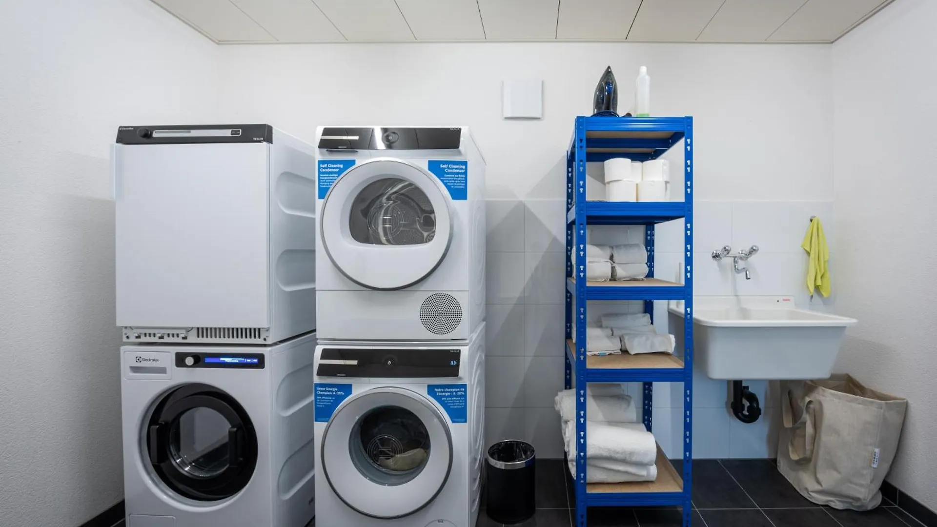 Aparthotel Hine Adon Bern Airport Belp Schweiz