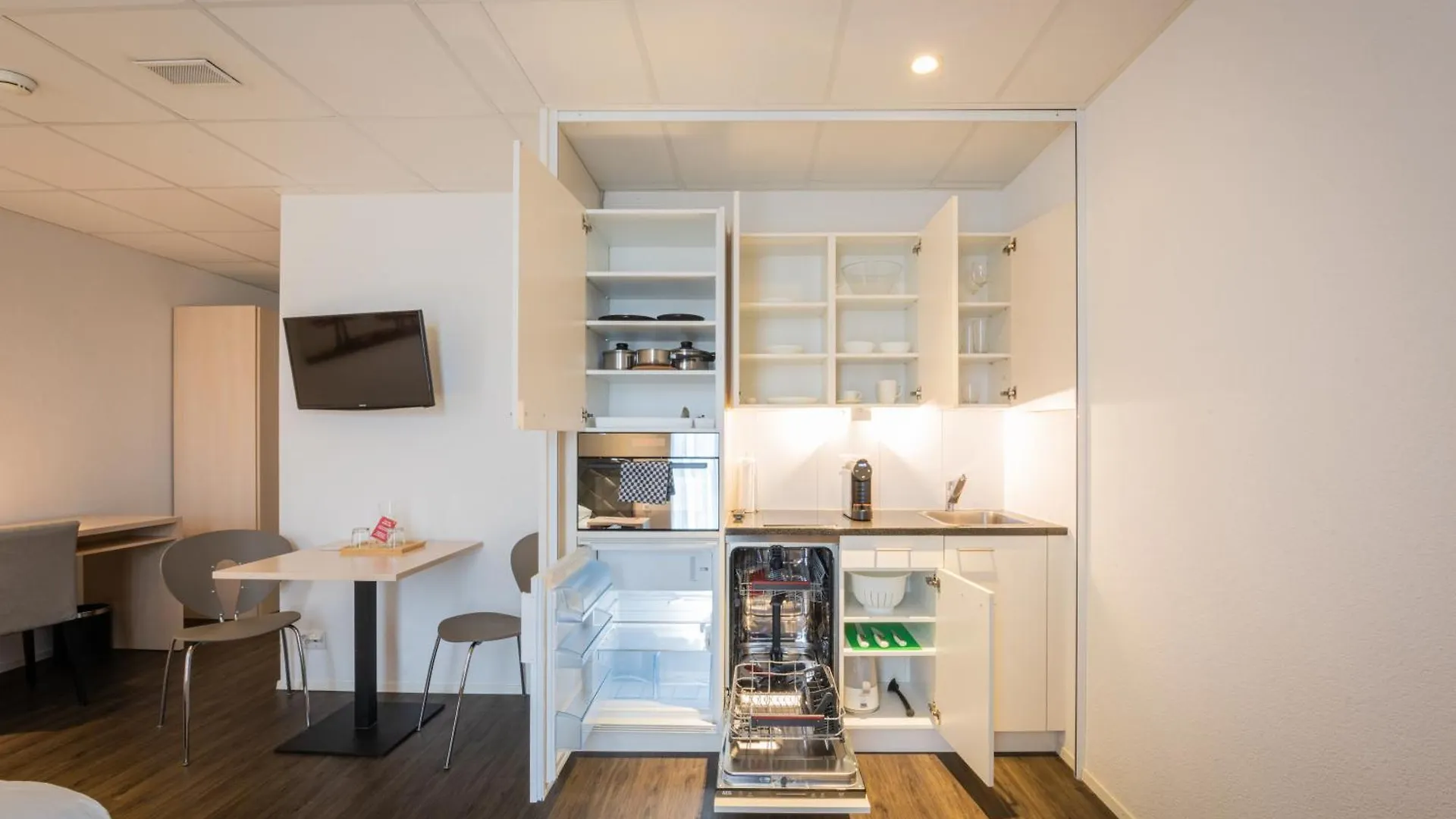 Aparthotel Hine Adon Bern Airport Belp Schweiz
