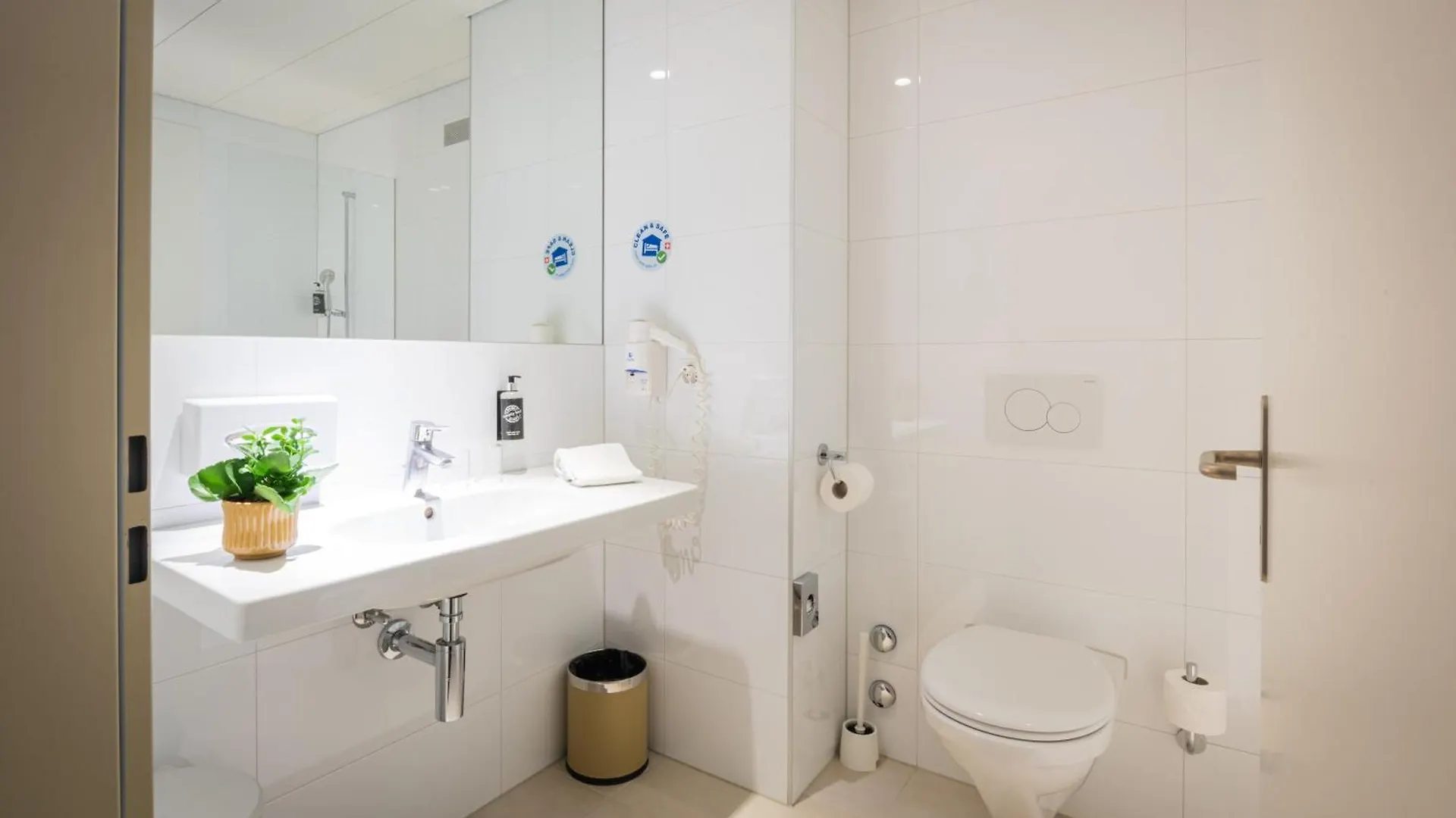 Los Lorentes Apartments Bern Airport Belp 0*,