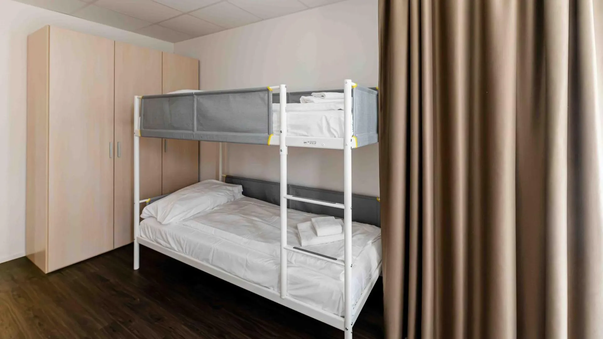 Aparthotel Los Lorentes Apartments Bern Airport Belp